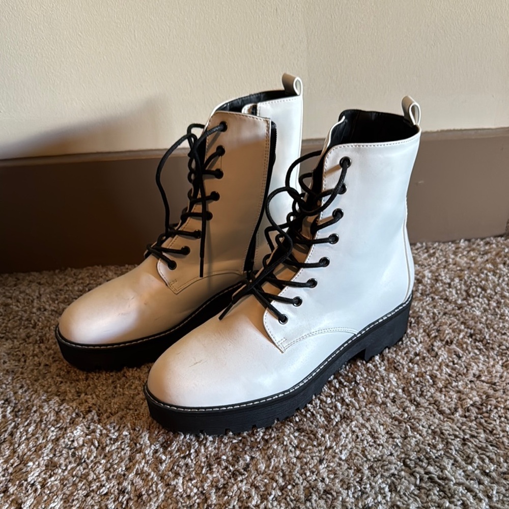 Altrd state white Lace-Up Women's Boots